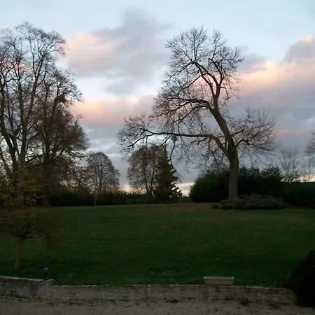 Apartment Chesterfield Spacieux Dans Chateau Calme Parking Prive