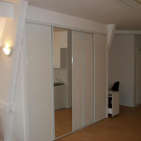 Apartment Chesterfield Spacieux Dans Chateau Calme Parking Prive *